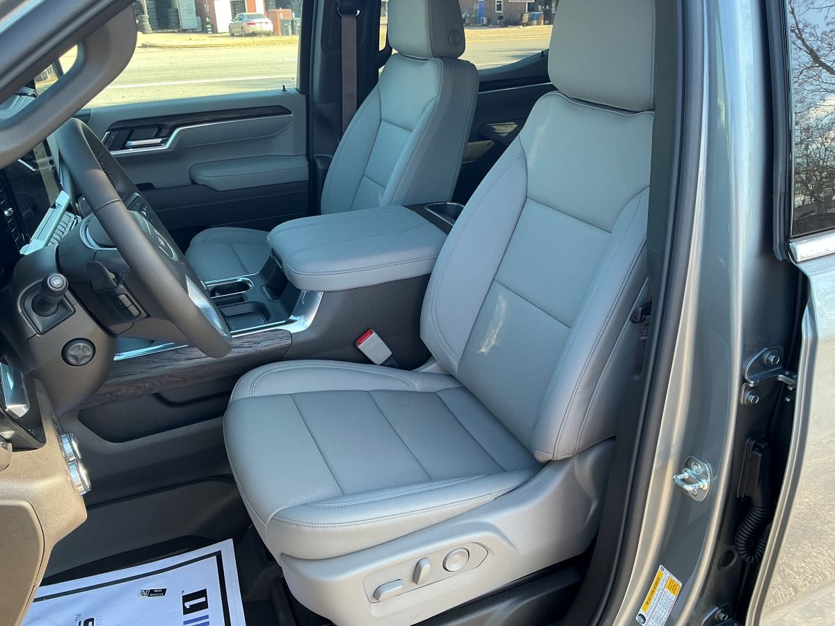 2025 GMC Sierra 1500 SLT